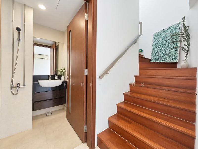 Centra Residence, 8 Lorong 7 Geylang, Eunos / Geylang / Paya Lebar, 2 Bedrooms, 958 sqft, Condominium For Sale, by Jeffrey Zeus, 500267926 - Bathroom - PropertyGuru.com.sg
