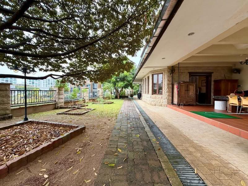 25 Chestnut Crescent, Chestnut Crescent, Dairy Farm / Bukit Panjang / Choa Chu Kang, 5 Bedrooms, 8,500 sqft, Detached House For Sale, by Halim Gafoor, 500267929 - Exterior - PropertyGuru.com.sg