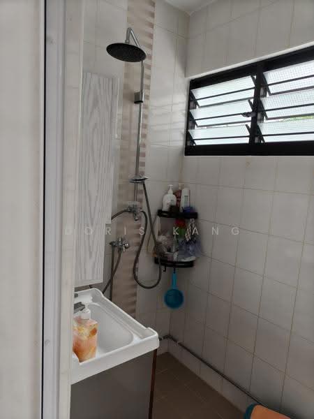 434 Jurong West Street 42, 434 Jurong West Street 42, Boon Lay / Jurong / Tuas, Room Rental, 120 sqft, HDB Flat For Rent, by Doris Kang, 500267938 - Bathroom - PropertyGuru.com.sg
