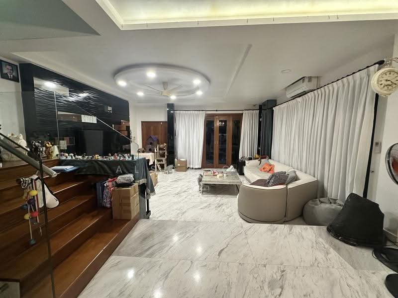 Freehold Landed | Mins Walk to Canberra MRT & Canberra Plaza | District 27 | Sembawang Villas, Sembawang Place, Sembawang Road, Gambas Avenue, Sembawang Avenue, Sembawang / Yishun, 5 Bedrooms, 4,500 sqft, Semi-Detached House For Sale, by Alson Ong, 500267941 - Living Room - PropertyGuru.com.sg