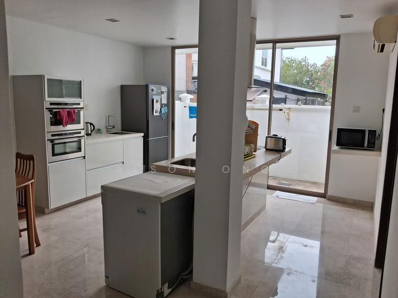 Landed Terrace @ Woo Mon Chew Road | Opera Estate Siglap East Coast | Bedok Siglap MRT | D15, East Coast Road, Bedok South Road, Woo Mon Chew Road, Opera Estate, Siglap, Frankel, Bedok / Upper East Coast, 3 Bedrooms, 2,350 sqft, Terraced House For Rent, by Alson Ong, 500267950 - Kitchen - PropertyGuru.com.sg