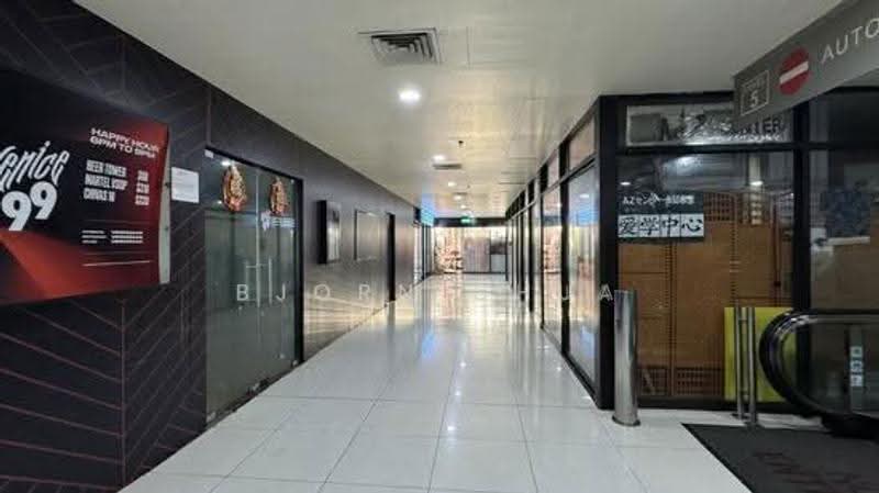 Orchard Plaza, 150 Orchard Road, Orchard / River Valley, 194 sqft, Other Retail For Rent, by Bjorn Chua, 500267954 - Corridor - CommercialGuru.com.sg