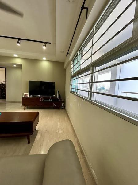 275 Toh Guan Road, 275 Toh Guan Road, Boon Lay / Jurong / Tuas, 3 Bedrooms, 969 sqft, HDB Flat For Sale, by Ganesan Nesh, 500267977 - Living Room - PropertyGuru.com.sg