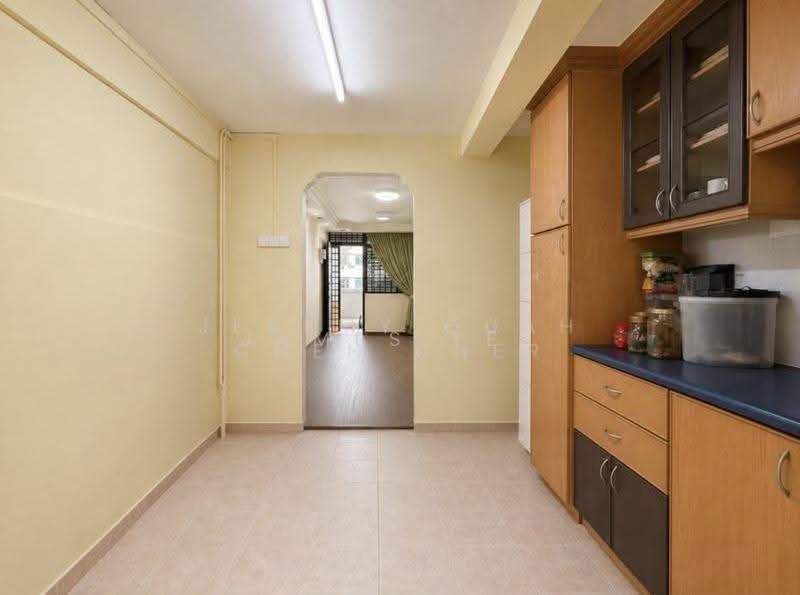 4 Lorong 7 Toa Payoh, 4 Lorong 7 Toa Payoh, Balestier / Toa Payoh, 3 Bedrooms, 732 sqft, HDB Flat For Sale, by James Lee, 500267981 - Kitchen - PropertyGuru.com.sg