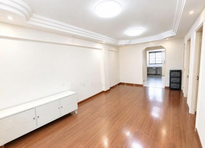 4 Lorong 7 Toa Payoh, 4 Lorong 7 Toa Payoh, Balestier / Toa Payoh, 3 Bedrooms, 732 sqft, HDB Flat For Sale, by James Lee, 500267981 - Living Room - PropertyGuru.com.sg