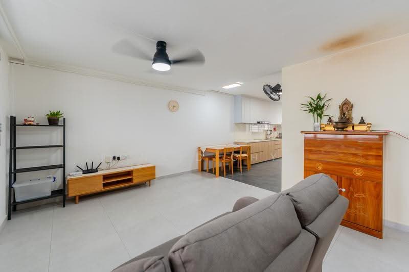 531 Hougang Avenue 6, 531 Hougang Avenue 6, Hougang / Punggol / Sengkang, 3 Bedrooms, 904 sqft, HDB Flat For Sale, by Ronald Chye, 500267985 - Living Room - PropertyGuru.com.sg
