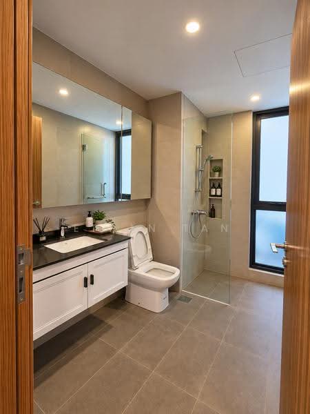Waterbank at Dakota, 70 Dakota Crescent, Eunos / Geylang / Paya Lebar, 2 Bedrooms, 800 sqft, Condominium For Rent, by Ethan Tan, 500267997 - Bathroom - PropertyGuru.com.sg