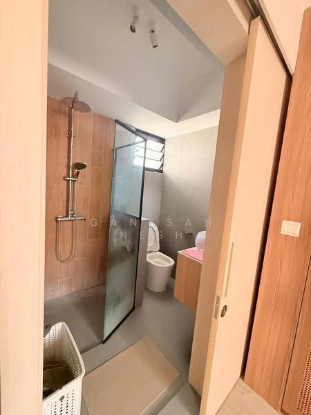 132A Canberra Crescent, 132A Canberra Crescent, Sembawang / Yishun, 1 Bedroom, 732 sqft, HDB Flat For Rent, by Ganesan Nesh, 500268011 - Bathroom - PropertyGuru.com.sg