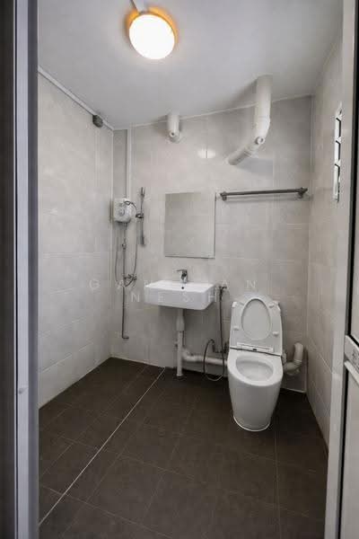 143 Petir Road, 143 Petir Road, Dairy Farm / Bukit Panjang / Choa Chu Kang, 2 Bedrooms, 786 sqft, HDB Flat For Rent, by Ganesan Nesh, 500268029 - Bathroom - PropertyGuru.com.sg