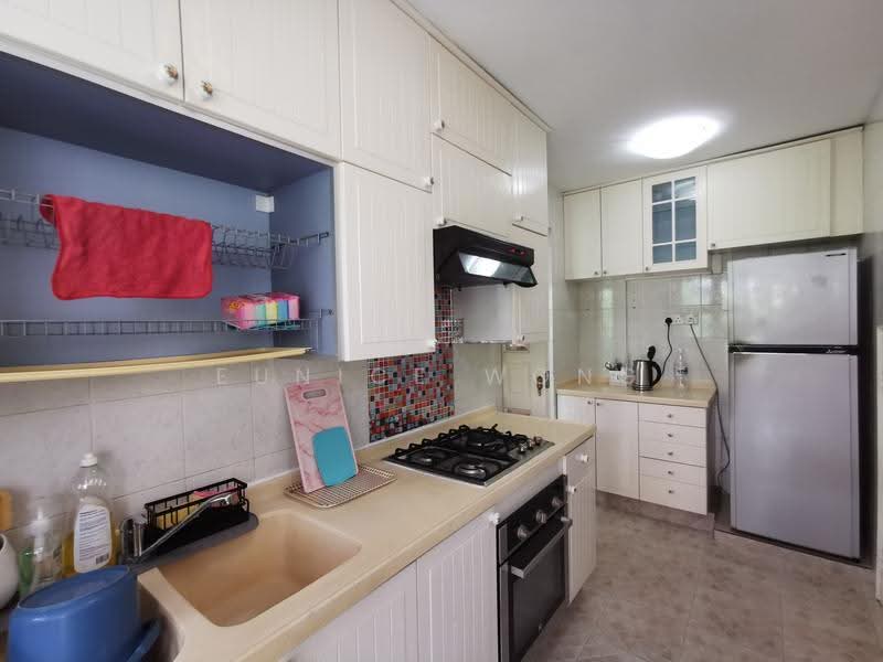 Barossa Gardens, Pasir Panjang Road, Buona Vista / West Coast / Clementi New Town, 4 Bedrooms, 2,045 sqft, Terraced House For Sale, by Eunice Wong, 500268036 - Kitchen - PropertyGuru.com.sg