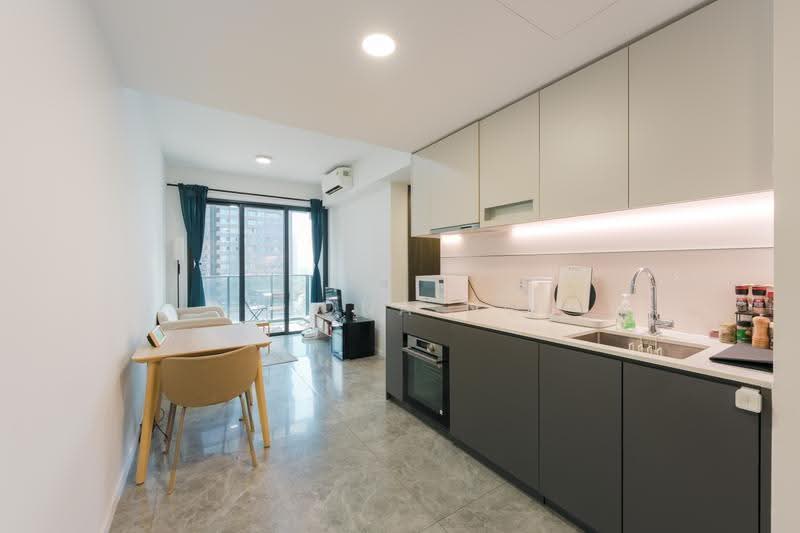 The M, 30 Middle Road, Beach Road / Bugis / Rochor, 2 Bedrooms, 635 sqft, Condominium For Sale, by Fiona Ng, 500268053 - Kitchen - PropertyGuru.com.sg