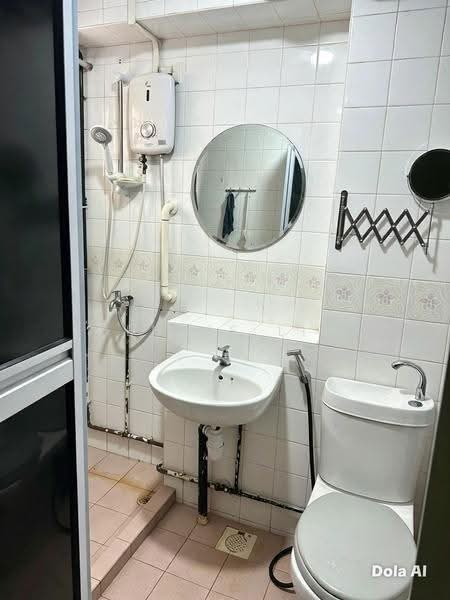 719 Pasir Ris Street 72, 719 Pasir Ris Street 72, Pasir Ris / Tampines, 4 Bedrooms, 1,367 sqft, HDB Flat For Sale, by Dennis Lim, 500268079 - Bathroom - PropertyGuru.com.sg