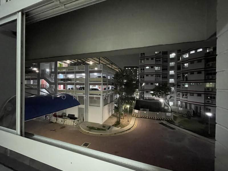 215 Pasir Ris Street 21, 215 Pasir Ris Street 21, Pasir Ris / Tampines, Room Rental, 159 sqft, HDB Flat For Rent, by Torrenn Tnay, 500268080 - Exterior - PropertyGuru.com.sg