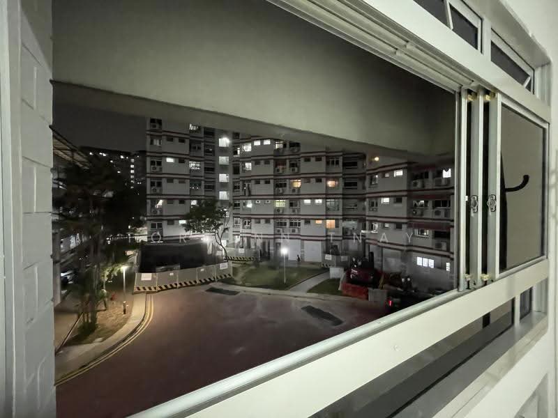 215 Pasir Ris Street 21, 215 Pasir Ris Street 21, Pasir Ris / Tampines, Room Rental, 159 sqft, HDB Flat For Rent, by Torrenn Tnay, 500268080 - Exterior - PropertyGuru.com.sg