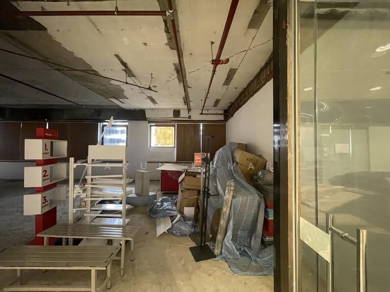 Peninsula Plaza, 111 North Bridge Road, City Hall / Clarke Quay, 2,454 sqft, Other Retail For Sale, by Arun Kumar, 500268086 - Interior - CommercialGuru.com.sg