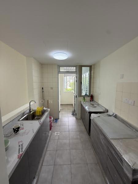 Rosewood, 13 Rosewood Drive, Admiralty / Woodlands, 2 Bedrooms, 1,012 sqft, Condominium For Rent, by Tony Kwek, 500268092 - Kitchen - PropertyGuru.com.sg