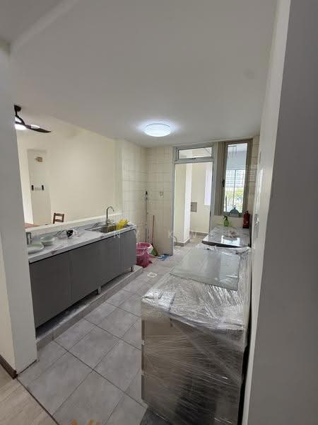 Rosewood, 13 Rosewood Drive, Admiralty / Woodlands, 2 Bedrooms, 1,012 sqft, Condominium For Rent, by Tony Kwek, 500268092 - Kitchen - PropertyGuru.com.sg