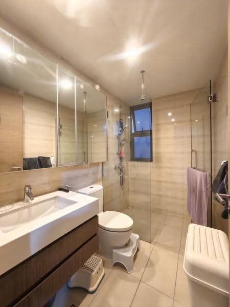 The Palette, 103 Pasir Ris Grove, Pasir Ris / Tampines, 4 Bedrooms, 1,378 sqft, Condominium For Sale, by Amelina Ayob, 500268120 - Bathroom - PropertyGuru.com.sg