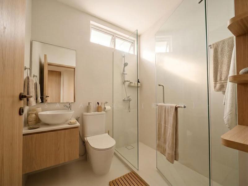 Lovable Linked Bungalow @ Sunset Way Landed Wide Frontage, Sunset Way, Clementi Park / Upper Bukit Timah, 5 Bedrooms, 3,500 sqft, Corner Terrace For Sale, by Sarah X. (郑雪梅), 500268127 - Bathroom - PropertyGuru.com.sg