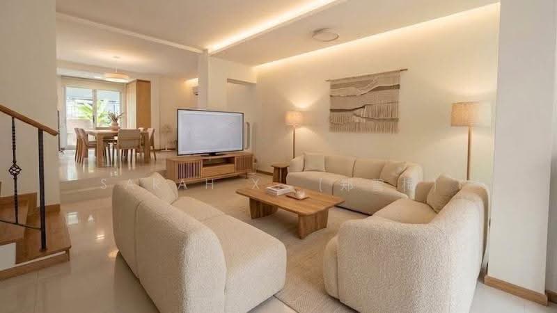 Lovable Linked Bungalow @ Sunset Way Landed Wide Frontage, Sunset Way, Clementi Park / Upper Bukit Timah, 5 Bedrooms, 3,500 sqft, Corner Terrace For Sale, by Sarah X. (郑雪梅), 500268127 - Living Room - PropertyGuru.com.sg