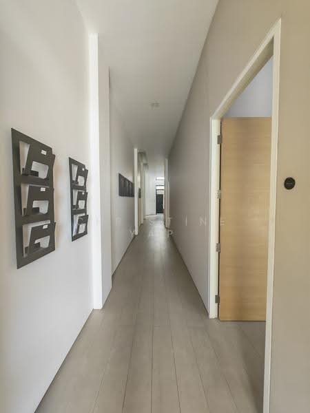 Frankel Estate/ Siglap/ Burnfoot Terrace/ Ettrick Terrace459, East Coast / Marine Parade, 6 Bedrooms, 3,900 sqft, Terraced House For Sale, by Christine Yap, 500268130 - Corridor - PropertyGuru.com.sg