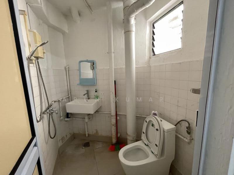 106 Hougang Ave 1, Hougang Avenue 1, Hougang / Punggol / Sengkang, 1,023 sqft, Shop / Shophouse For Rent, by Arun Kumar, 500268151 - Bathroom - CommercialGuru.com.sg