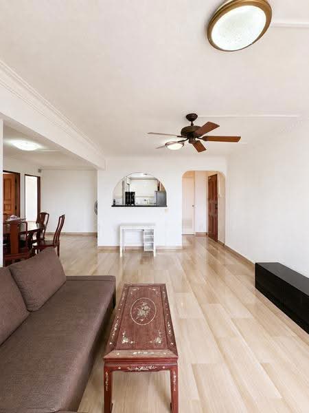 101 Bishan Street 12, 101 Bishan Street 12, Ang Mo Kio / Bishan / Thomson, 3 Bedrooms, 1,302 sqft, HDB Flat For Sale, by Louis Tay, 500268154 - Living Hall (Overlooking the Kitchen) - PropertyGuru.com.sg