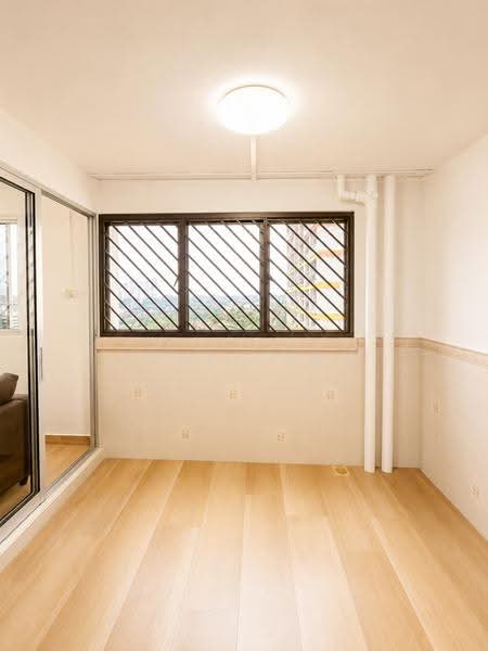 101 Bishan Street 12, 101 Bishan Street 12, Ang Mo Kio / Bishan / Thomson, 3 Bedrooms, 1,302 sqft, HDB Flat For Sale, by Louis Tay, 500268154 - Balcony (Can convert to bedroom) - PropertyGuru.com.sg