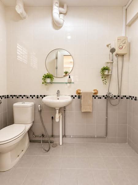 101 Bishan Street 12, 101 Bishan Street 12, Ang Mo Kio / Bishan / Thomson, 3 Bedrooms, 1,302 sqft, HDB Flat For Sale, by Louis Tay, 500268154 - Common Toilet - PropertyGuru.com.sg