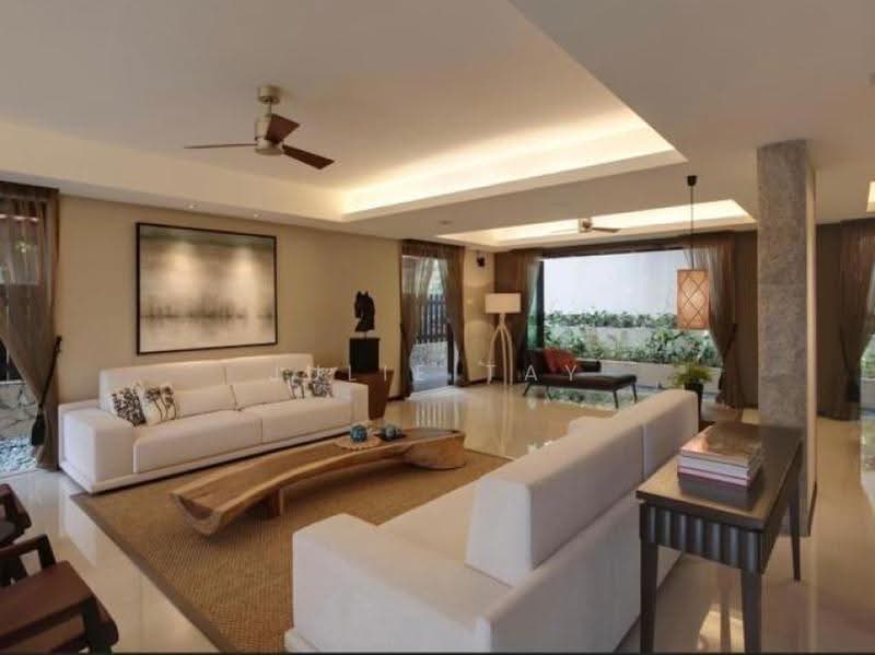 SIGLAP AVE. TROPICAL RESORT-STYLE BUNGALOW, East Coast / Marine Parade, 4 Bedrooms, 4,600 sqft, Bungalow House For Sale, by Julie Tay, 500268160 - Living Room - PropertyGuru.com.sg