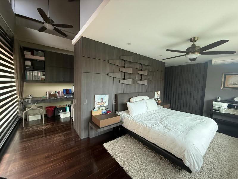 SIGLAP AVE. TROPICAL RESORT-STYLE BUNGALOW, East Coast / Marine Parade, 4 Bedrooms, 4,600 sqft, Bungalow House For Sale, by Julie Tay, 500268160 - Bedroom - PropertyGuru.com.sg