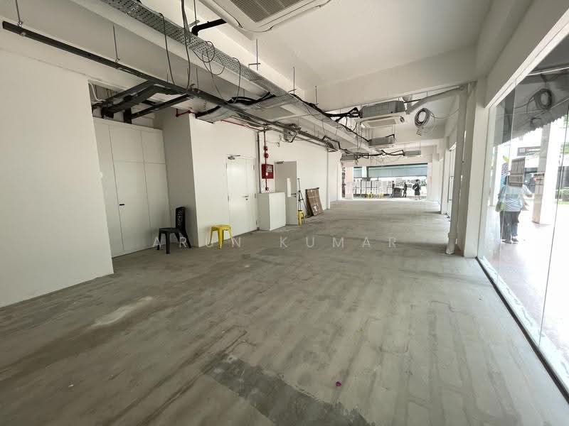 600131, Jurong Gateway Road, Buona Vista / West Coast / Clementi New Town, 1,184 sqft, Mall Shop For Rent, by Arun Kumar, 500268161 - Interior - CommercialGuru.com.sg