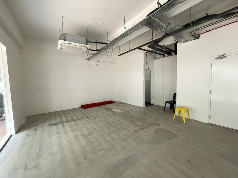 600131, Jurong Gateway Road, Buona Vista / West Coast / Clementi New Town, 1,184 sqft, Mall Shop For Rent, by Arun Kumar, 500268161 - Interior - CommercialGuru.com.sg