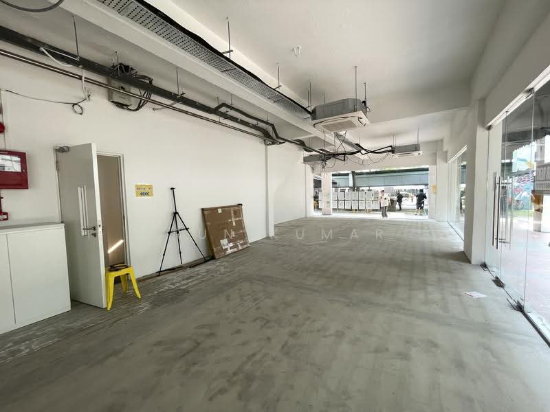 600131, Jurong Gateway Road, Buona Vista / West Coast / Clementi New Town, 1,184 sqft, Mall Shop For Rent, by Arun Kumar, 500268161 - Interior - CommercialGuru.com.sg