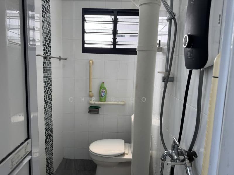 429 Woodlands Street 41, 429 Woodlands Street 41, Admiralty / Woodlands, 3 Bedrooms, 904 sqft, HDB Flat For Sale, by Chris Goh, 500268164 - Bathroom - PropertyGuru.com.sg