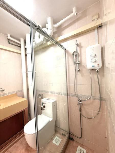 360A Admiralty Drive, 360A Admiralty Drive, Sembawang / Yishun, 4 Bedrooms, 1,200 sqft, HDB Flat For Rent, by Jade Goh, 500268180 - Bathroom - PropertyGuru.com.sg