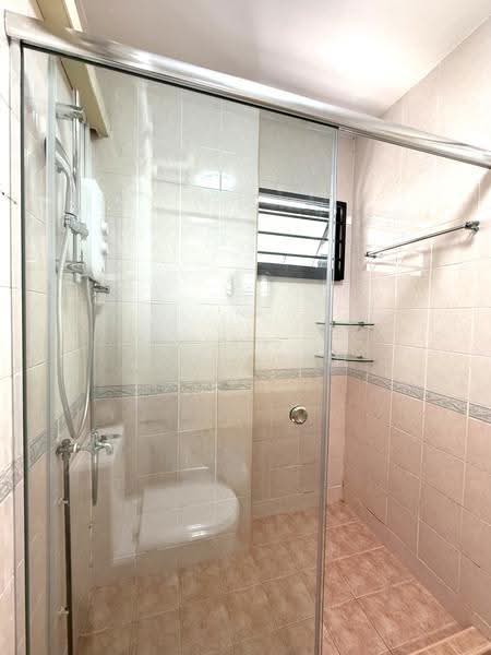 360A Admiralty Drive, 360A Admiralty Drive, Sembawang / Yishun, 4 Bedrooms, 1,200 sqft, HDB Flat For Rent, by Jade Goh, 500268180 - Bathroom - PropertyGuru.com.sg