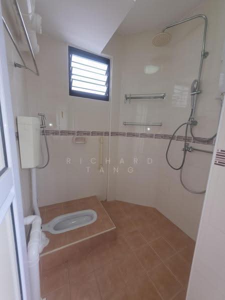 110 Jurong East Street 13, 110 Jurong East Street 13, Boon Lay / Jurong / Tuas, 2 Bedrooms, 732 sqft, HDB Flat For Sale, by Richard Tang, 500268183 - Bathroom - PropertyGuru.com.sg