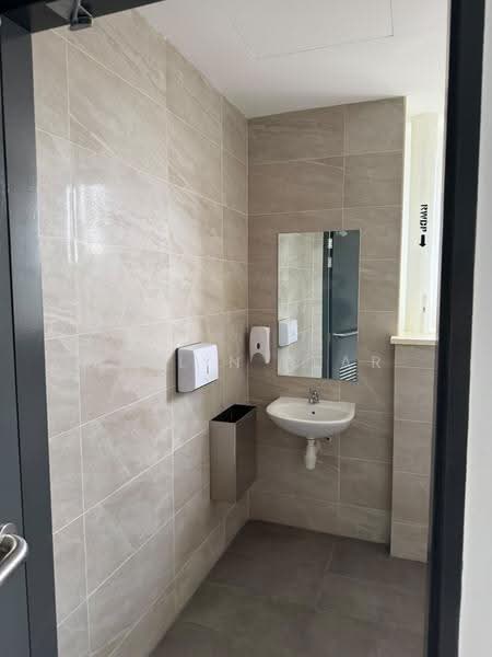 Tampines Connection, 2 Tampines North Drive 4, Pasir Ris / Tampines, 2,002 sqft, Factory / Workshop (B2) For Rent, by Jeslin Pear, 500268189 - Bathroom - CommercialGuru.com.sg