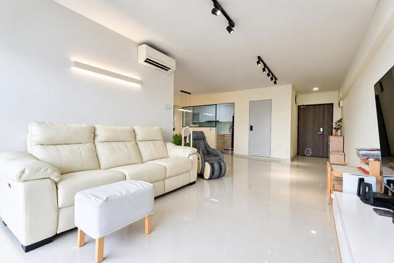 686B Jurong West Central 1, 686B 686B, Boon Lay / Jurong / Tuas, 3 Bedrooms, 1,184 sqft, HDB Flat For Sale, by Wong Mei Foong, 500268222 - Living Room - PropertyGuru.com.sg