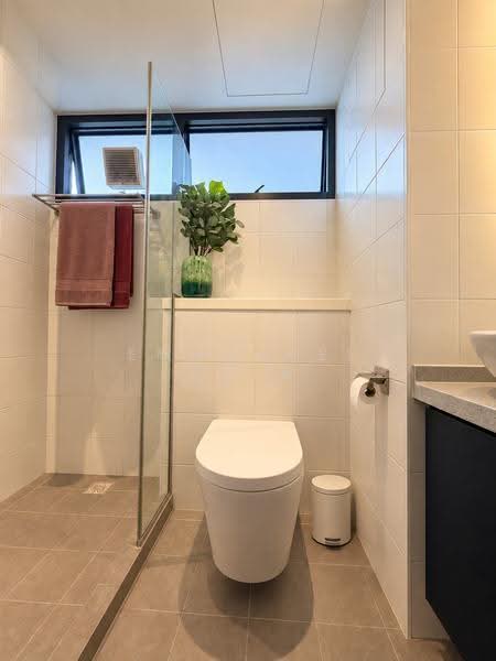 89 Dawson Road, 89 Dawson Road, Alexandra / Commonwealth, 3 Bedrooms, 893 sqft, HDB Flat For Sale, by Emmanuel Chia, 500268237 - Bathroom - PropertyGuru.com.sg
