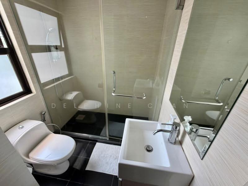 Balmoral Point, 23 Balmoral Road, Tanglin / Holland / Bukit Timah, Room Rental, 350 sqft, Apartment For Rent, by Delphine Chan, 500268250 - Bathroom - PropertyGuru.com.sg