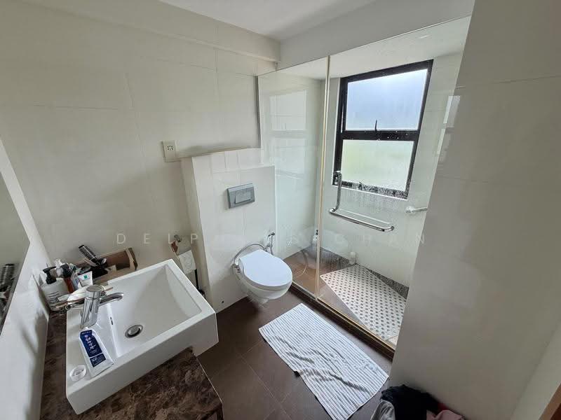 Balmoral Point, 23 Balmoral Road, Tanglin / Holland / Bukit Timah, Room Rental, 350 sqft, Apartment For Rent, by Delphine Chan, 500268250 - Bathroom - PropertyGuru.com.sg