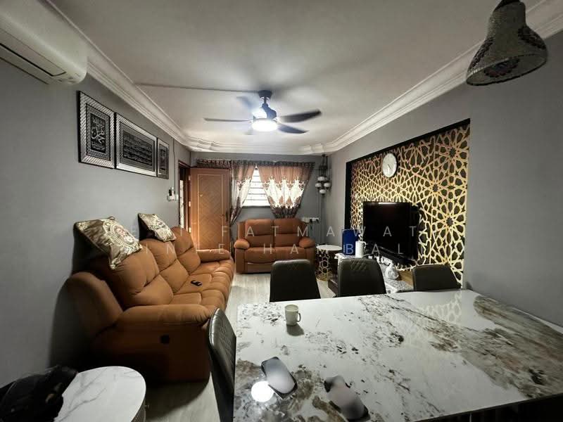 629 Yishun Street 61, 629 Yishun Street 61, Sembawang / Yishun, 2 Bedrooms, 785 sqft, HDB Flat For Sale, by Seri Fatmawati Binte Hambali, 500268268 - Living Room - PropertyGuru.com.sg