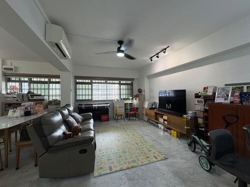 571 Pasir Ris Street 53, 571 Pasir Ris Street 53, Pasir Ris / Tampines, 3 Bedrooms, 1,173 sqft, HDB Flat For Sale, by Dennis Lim, 500268269 - Living Room - PropertyGuru.com.sg