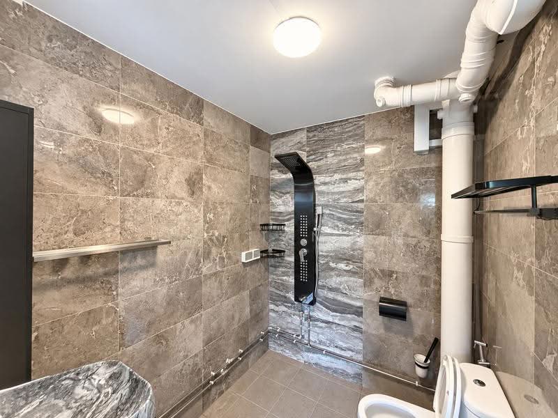 409 Jurong West Street 42, 409 Jurong West Street 42, Boon Lay / Jurong / Tuas, 4 Bedrooms, 1,593 sqft, HDB Flat For Sale, by John Tan 奕欣, 500268281 - Bathroom - PropertyGuru.com.sg