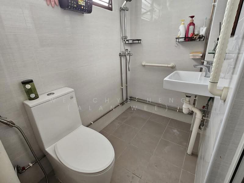 127 Simei Street 1, 127 Simei Street 1, Pasir Ris / Tampines, Room Rental, 150 sqft, HDB Flat For Rent, by Wee Chye Heng (Alan Wee), 500268322 - Bathroom - PropertyGuru.com.sg
