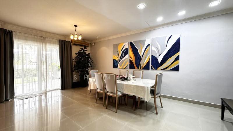 Yio Chu Kang Terrace, Yio Chu Kang Terrace, Hougang / Punggol / Sengkang, 5 Bedrooms, 2,500 sqft, Terraced House For Sale, by Shem Wee, 500268329 - Dining Room - PropertyGuru.com.sg