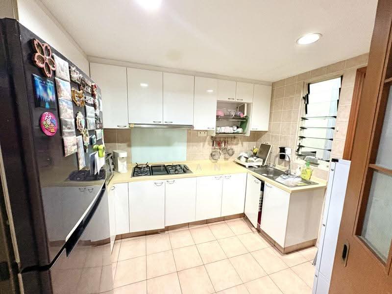 Rivervale Crest, 5 Rivervale Crescent, Hougang / Punggol / Sengkang, 3 Bedrooms, 1,206 sqft, Condominium For Sale, by Jonathan Ong, 500268331 - Kitchen - PropertyGuru.com.sg
