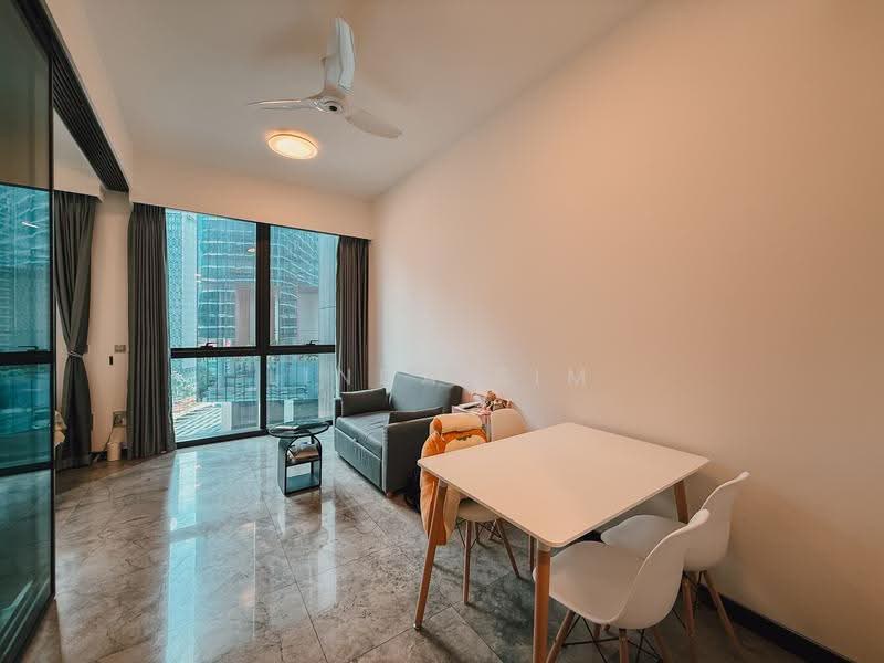 Midtown Bay, 120 Beach Road, Beach Road / Bugis / Rochor, 1 Bedroom, 409 sqft, Condominium For Sale, by Linda Sim, 500268347 - Living Room - PropertyGuru.com.sg